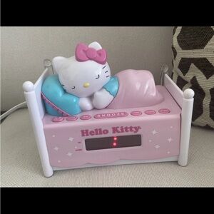 Sanrio Sleeping Hello Kitty In Bed Digital Radio Alarm Clock Night Light Works